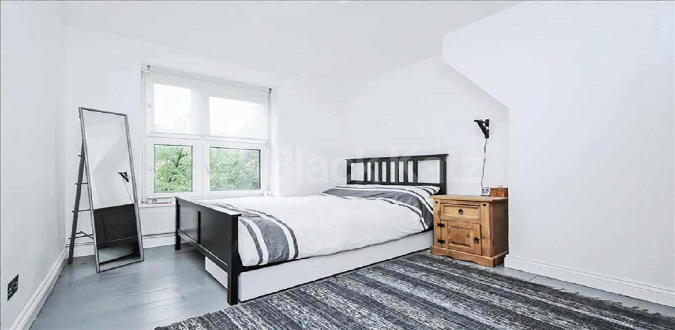 			LET, 2 Bedroom, 1 bath, 1 reception Apartment			 Wandsworth Road, Vauxhall/ Stockwell
